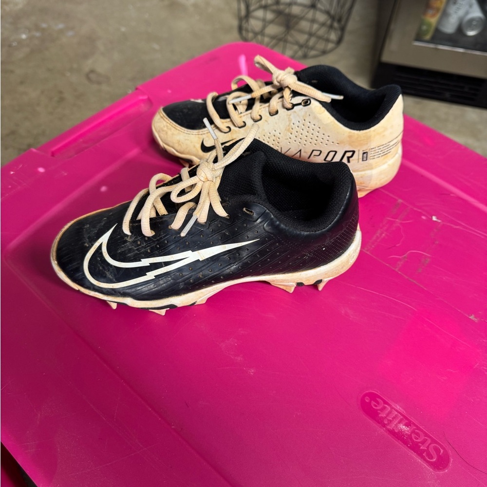 Nike Kids Black and White Soccer Cleats